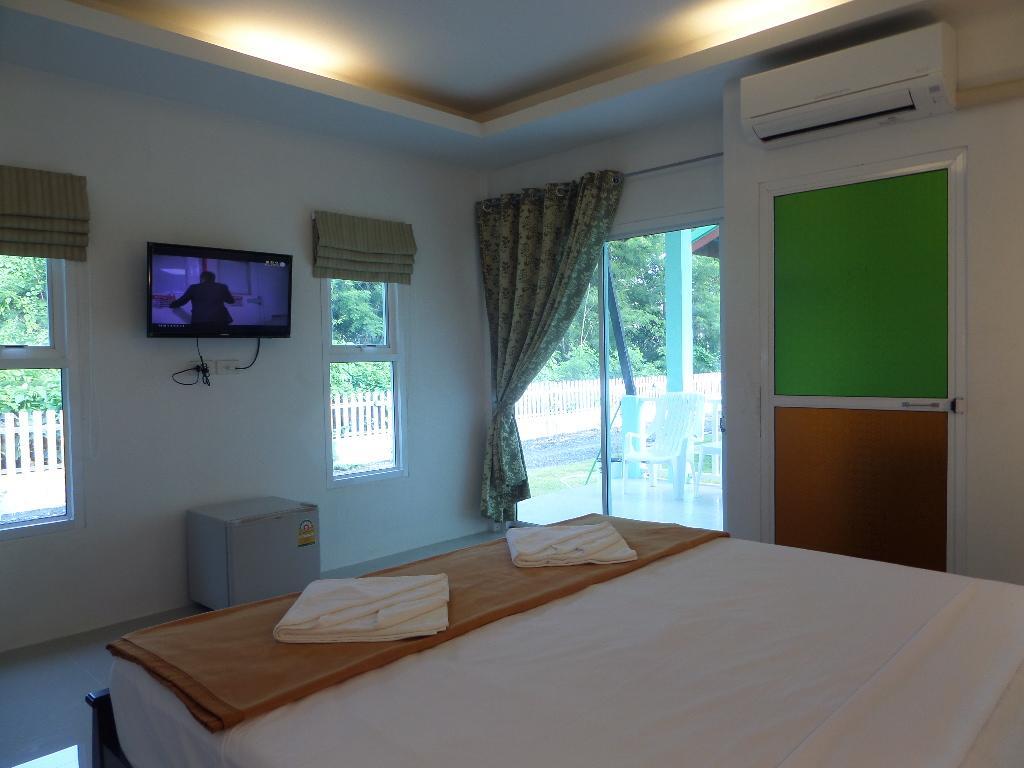 Lanta Triple Novel Hotel Koh Lanta Exterior photo